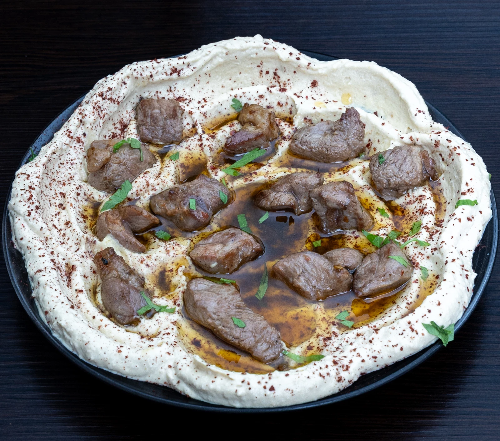 HUMMUS MIT HACKFLEISCH